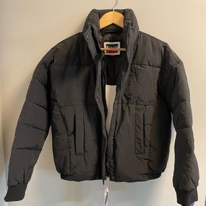 Levi’s Women’s black Cinch Waist Puffer Jacket XS NWT